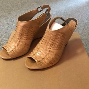 Joie 7.5 leather wedges